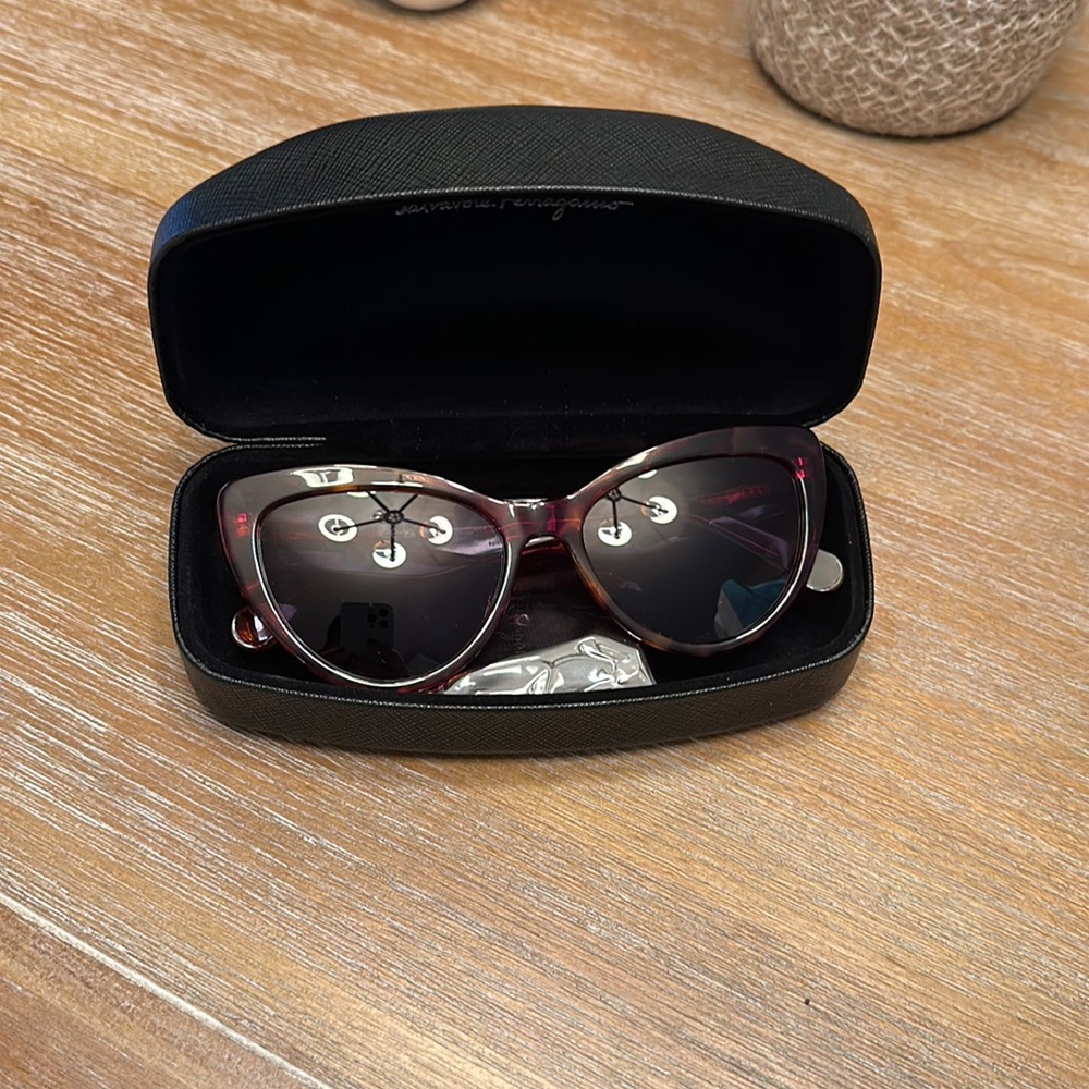 Salvatore Ferragamo SF930S Tortoise Brown Cat Eye Designer Sunglasses New W/Case